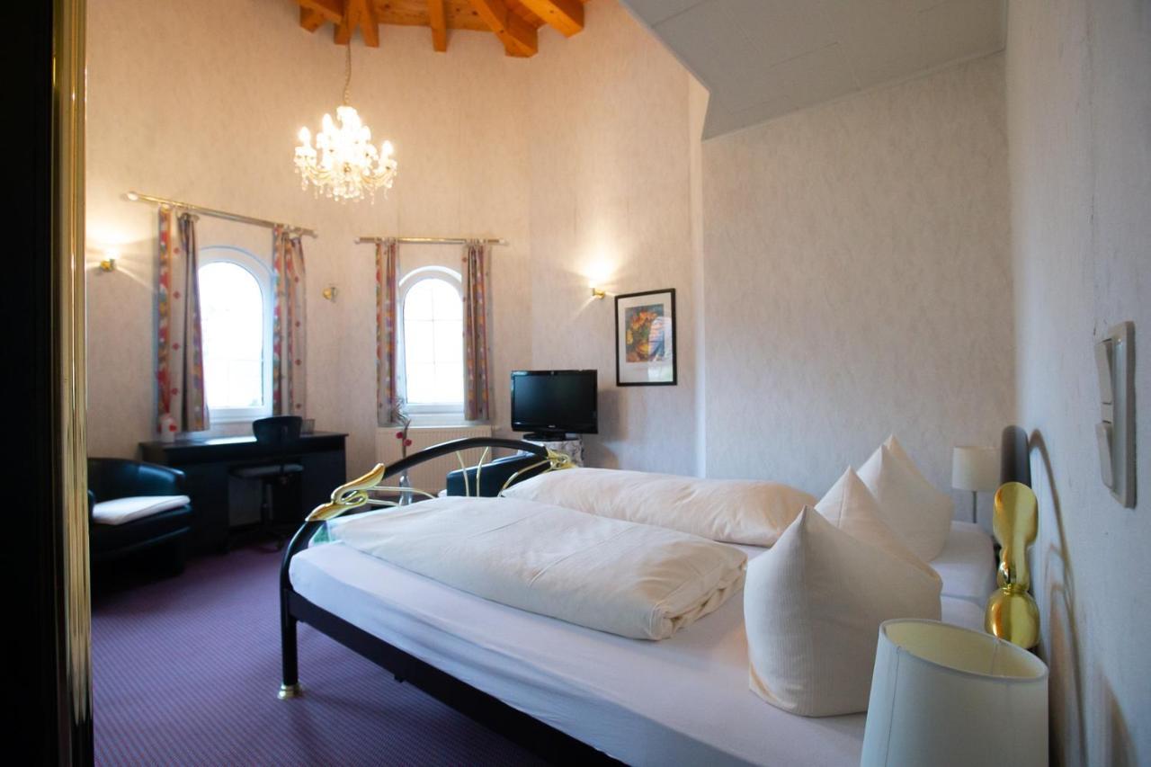 Hotel Schlosshof Dolgesheim Exteriér fotografie